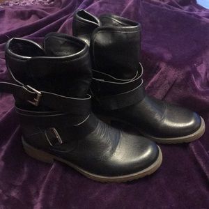 Black moto boots